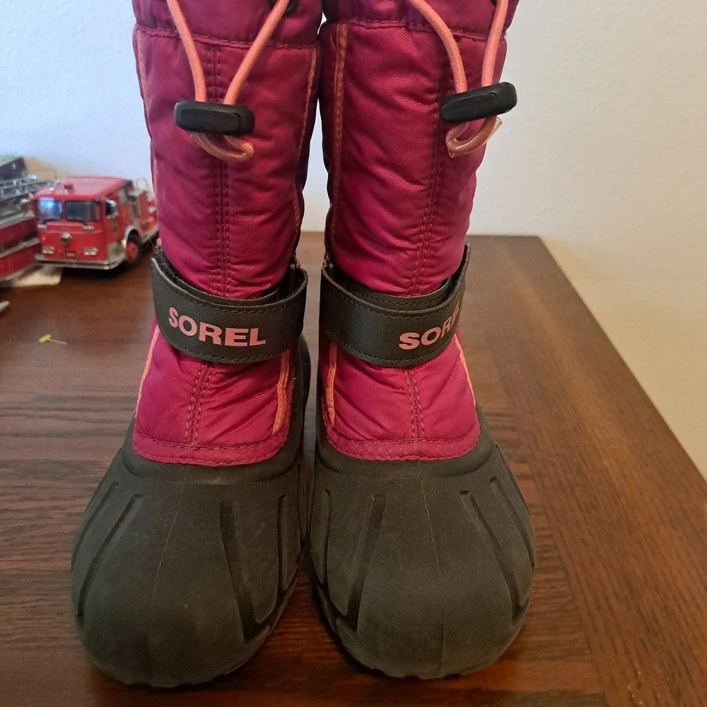 Sorel Kids Flurry Snow Boots Pink Black Waterproof Winter NY1965-684 Size 2